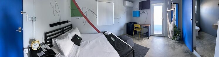 Nomada Urban Beach Hostel - Adults Only