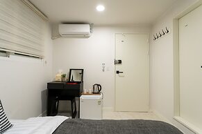 Neat House Hongdae