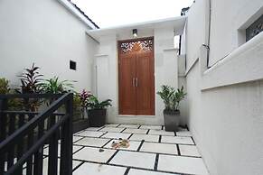 Tom Guest House