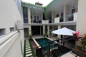 Tom Guest House