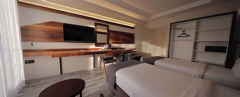 Karpalas City Hotel & Spa