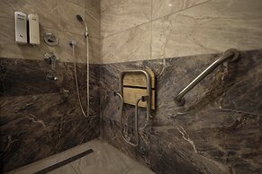 Karpalas City Hotel & Spa