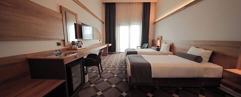 Karpalas City Hotel & Spa