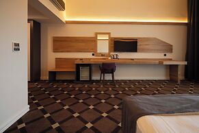 Karpalas City Hotel & Spa
