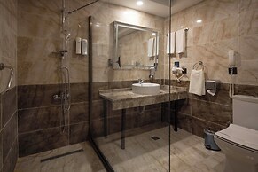 Karpalas City Hotel & Spa