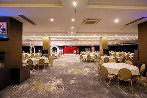 Karpalas City Hotel & Spa
