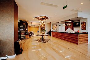 Karpalas City Hotel & Spa