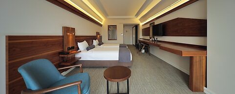 Karpalas City Hotel & Spa