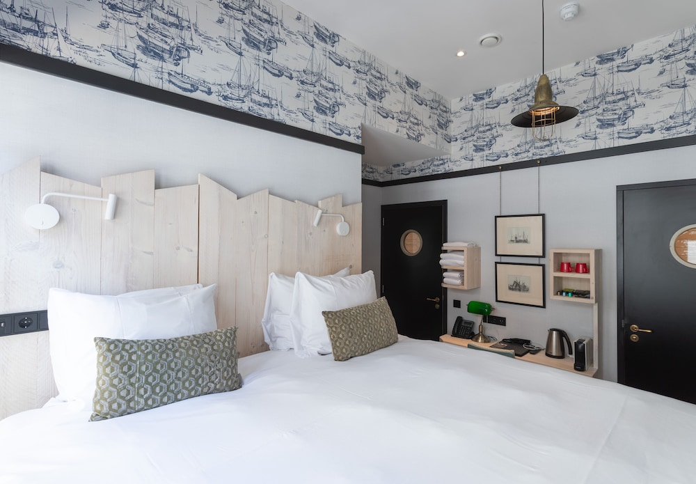 The Hendrick's Hotel