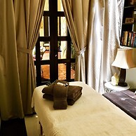 Ochenta Y Dos an urban bed & breakfast