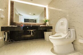 State Tower Silom By Haloth