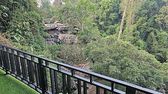 Sainamtok Resort