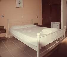 Nikolaki Rooms