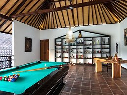 Villa Candi Kecil Empat by Villa Finder