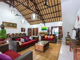 Villa Candi Kecil Empat by Villa Finder