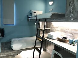 DiveCube Hotel