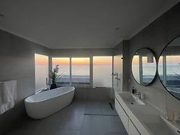 Bay Reflections - Luxury Serviced Apartments