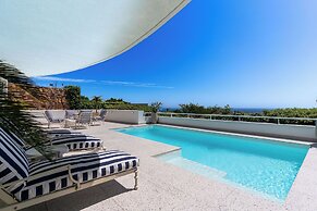 Bay Reflections - Luxury Serviced Apartments