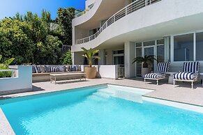 Bay Reflections - Luxury Serviced Apartments