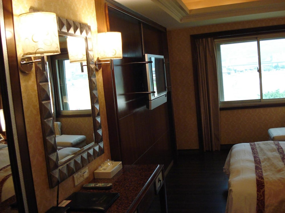Attic Hotel