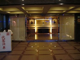 Attic Hotel