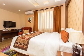 Yatri Suites and Spa