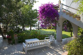 Karianda Hotel