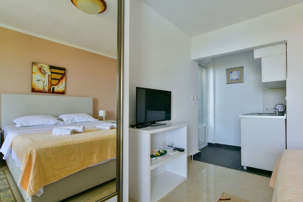 Apartments Kentera