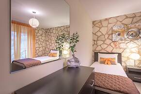 Limneon Villas