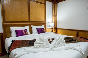 Thatphanom View Hotel