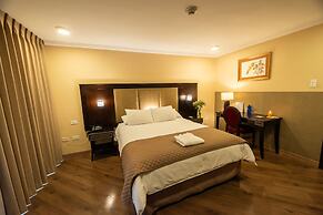 Quindeloma Art Hotel And Gallery