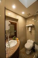 Quindeloma Art Hotel And Gallery
