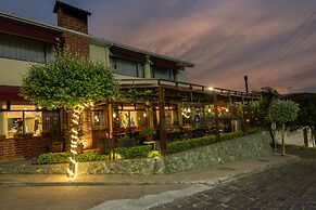 Quindeloma Art Hotel And Gallery