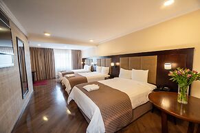 Quindeloma Art Hotel And Gallery