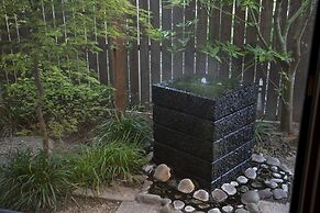 Yufuin Onsen Toshoan