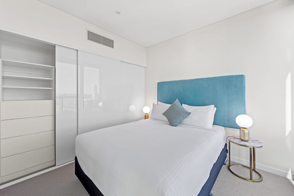CLLIX Brisbane Skytower Apartments