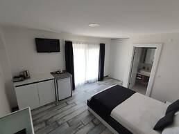 Wb Weekend Otel