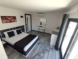 Wb Weekend Otel