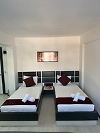 Wb Weekend Otel