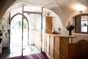 Wonga Apartments