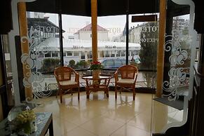 Senator Hotel