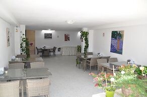 Gunay Hotel