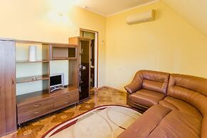 Oasis Hotel
