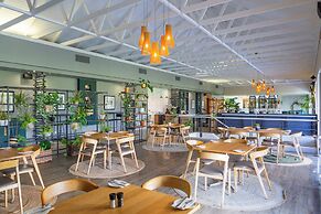 Pearl Valley Hotel