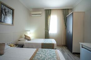 Artemis Hotel
