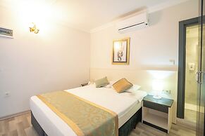 Artemis Hotel
