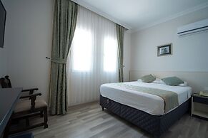 Artemis Hotel