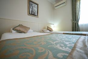 Artemis Hotel