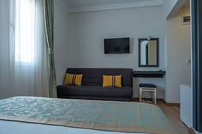 Artemis Hotel