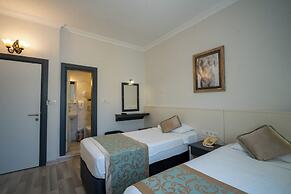 Artemis Hotel